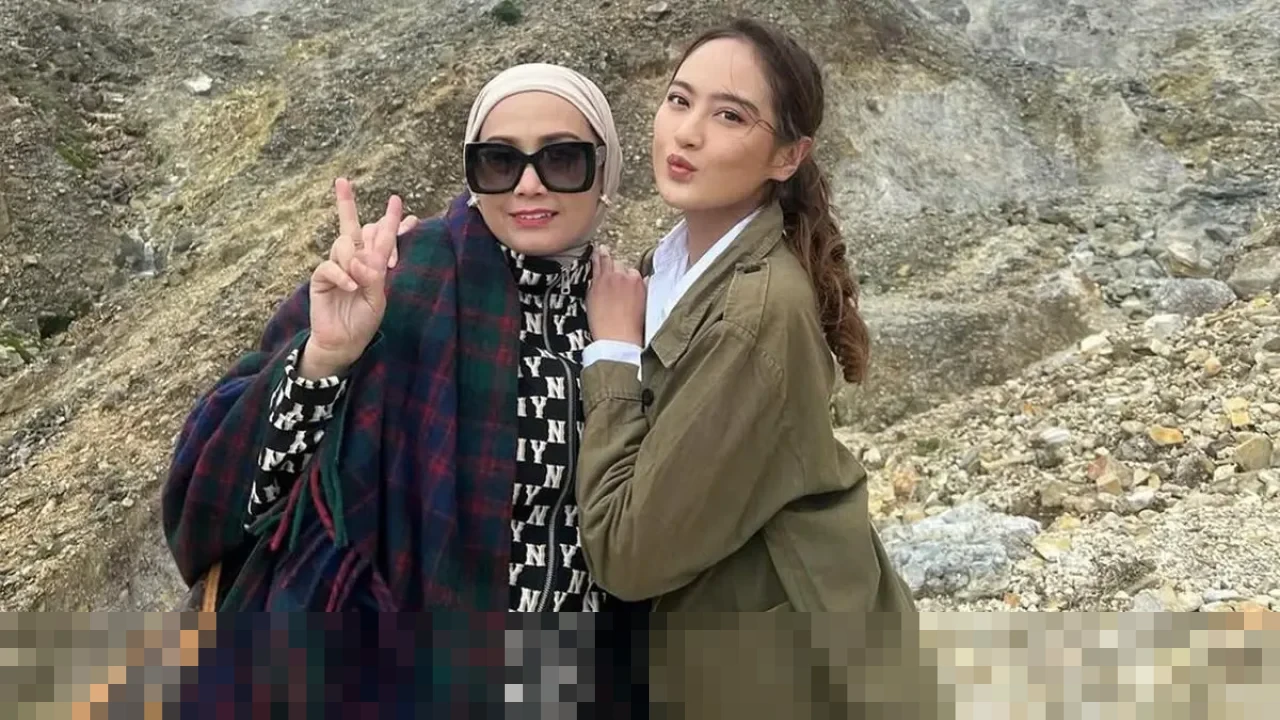 Helen Oktavia: Sosok Ibu di Balik Salshabilla Adriani, Pasang Badan Bela Anak dan Menantu Helen Oktavia: Sosok Ibu di Balik Salshabilla Adriani, Pasang Badan Bela Anak dan Menantu