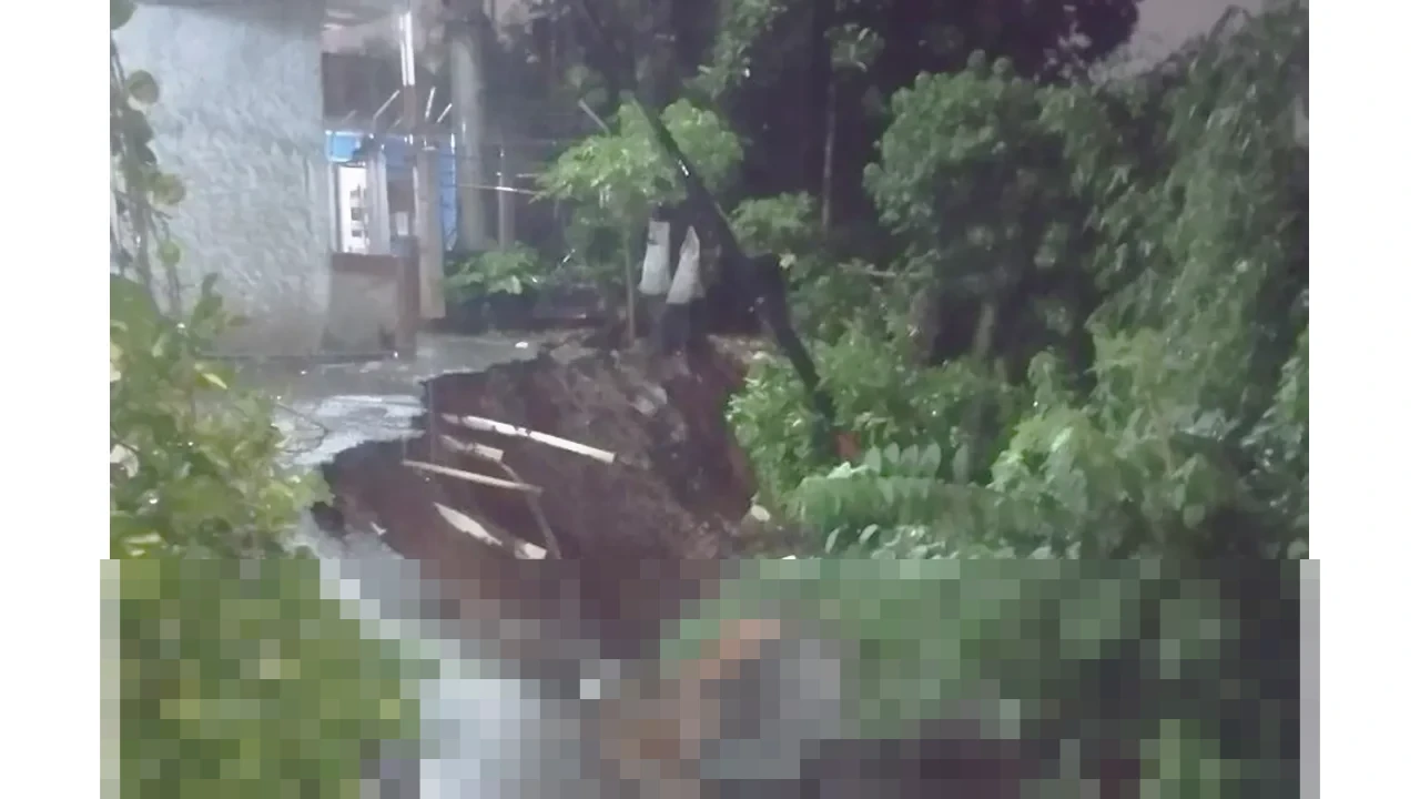 Hujan Deras Picu Longsor di Kembangan Jakbar, Jalan H. Jafar Nyaris Putus dan Tiang Listrik Roboh
