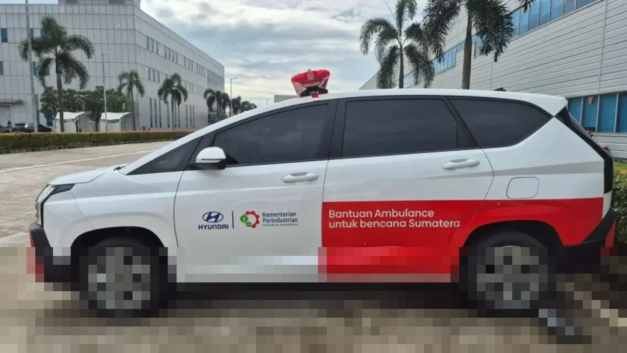 Hyundai Motor Manufacturing Indonesia Serahkan Ambulans Stargazer Cartenz, Dukung Penanganan Bencana di Sumatera