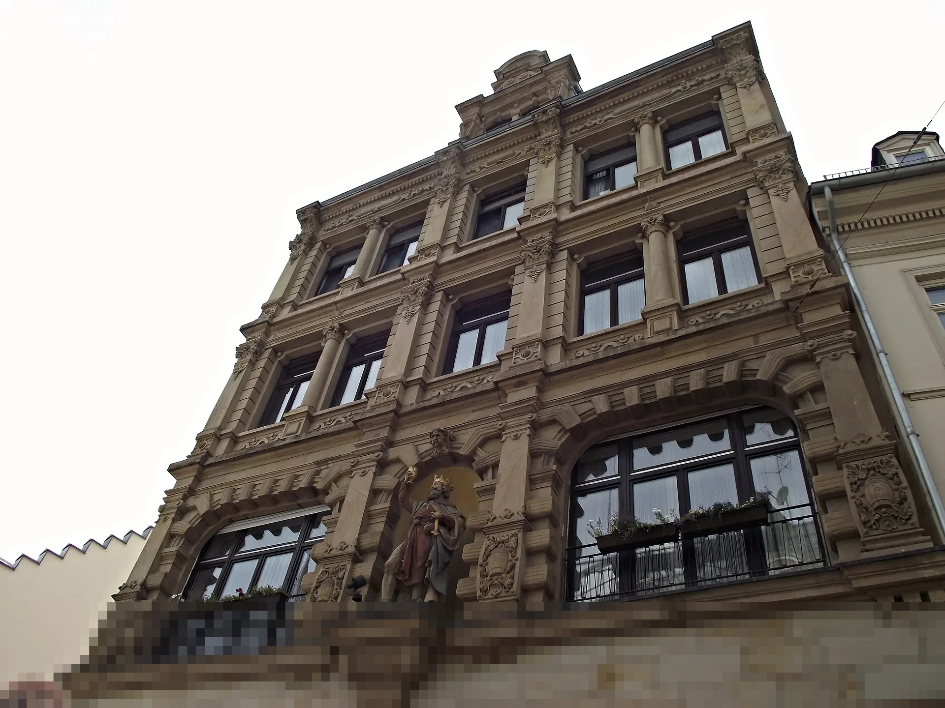 IHSG Menguat Signifikan di Awal Perdagangan Jumat, Dekati Level Psikologis 9.000