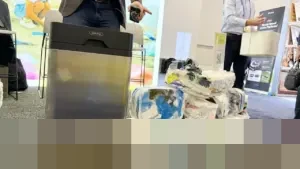 Inovasi Clear Drop di CES 2026: Ubah Ratusan Kantong Plastik Jadi Bata Padat, Atasi Limbah Rumah Tangga