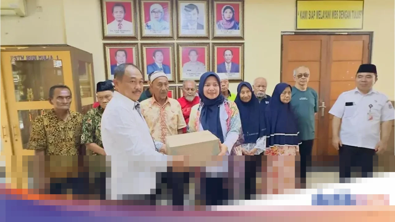 Intelijen Polri Berbagi Kasih di HUT ke-80, Prioritaskan Bantuan untuk Lansia Intelijen Polri Berbagi Kasih di HUT ke-80, Prioritaskan Bantuan untuk Lansia