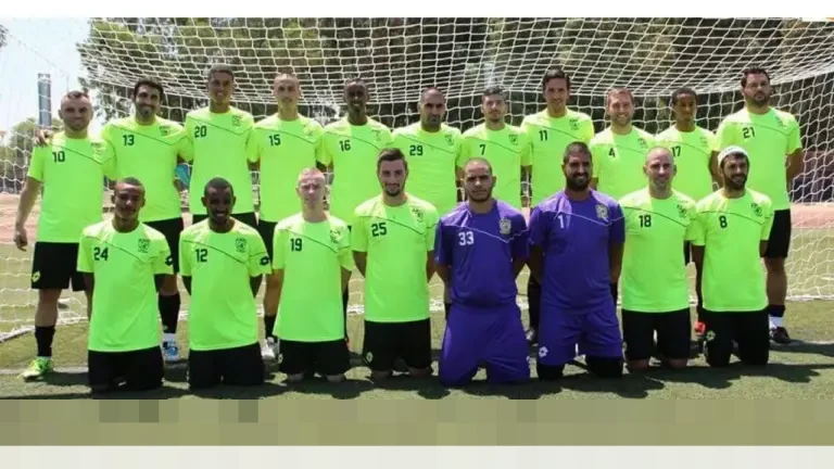 Ironi Jumat: Jemaah Sibuk Gawai dan Rokok, Khotbah Sakral Terabaikan di Tengah Kepadatan Masjid Ironi Jumat: Jemaah Sibuk Gawai dan Rokok, Khotbah Sakral Terabaikan di Tengah Kepadatan Masjid