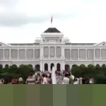 Istana Riuh Saat Presiden Prabowo Subianto Hitung Langsung 7 Medali Emas dan Perak Martina Ayu Pratiwi