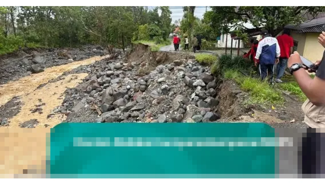 Jalan Ambles di Tanah Datar Lumpuhkan Akses Warga, Ekonomi Terganggu Pasca-Banjir Bandang