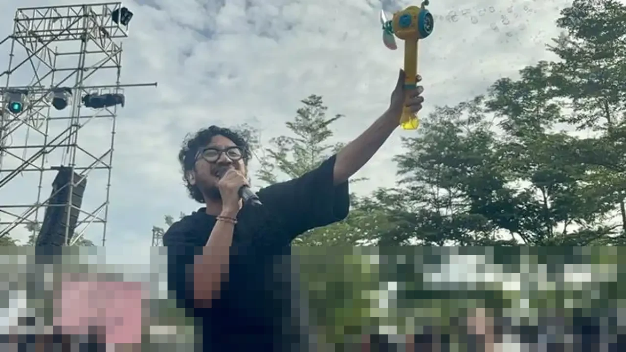 Jauh dari Pesta Kembang Api, Kunto Aji Ajak Publik Rayakan Senja Terakhir 2025 dan Fajar Pertama 2026 Lewat URUP