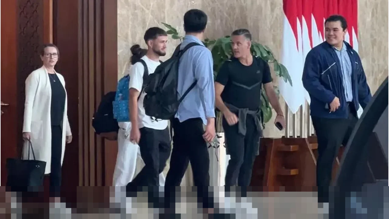 John Herdman Tiba di Soekarno Hatta Tanpa Asisten, PSSI Segera Perkenalkan Pelatih Baru Timnas