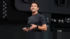 John Ternus Melesat Jadi Kandidat Terdepan CEO Apple, Gantikan Tim Cook yang Akan Kurangi Beban Kerja