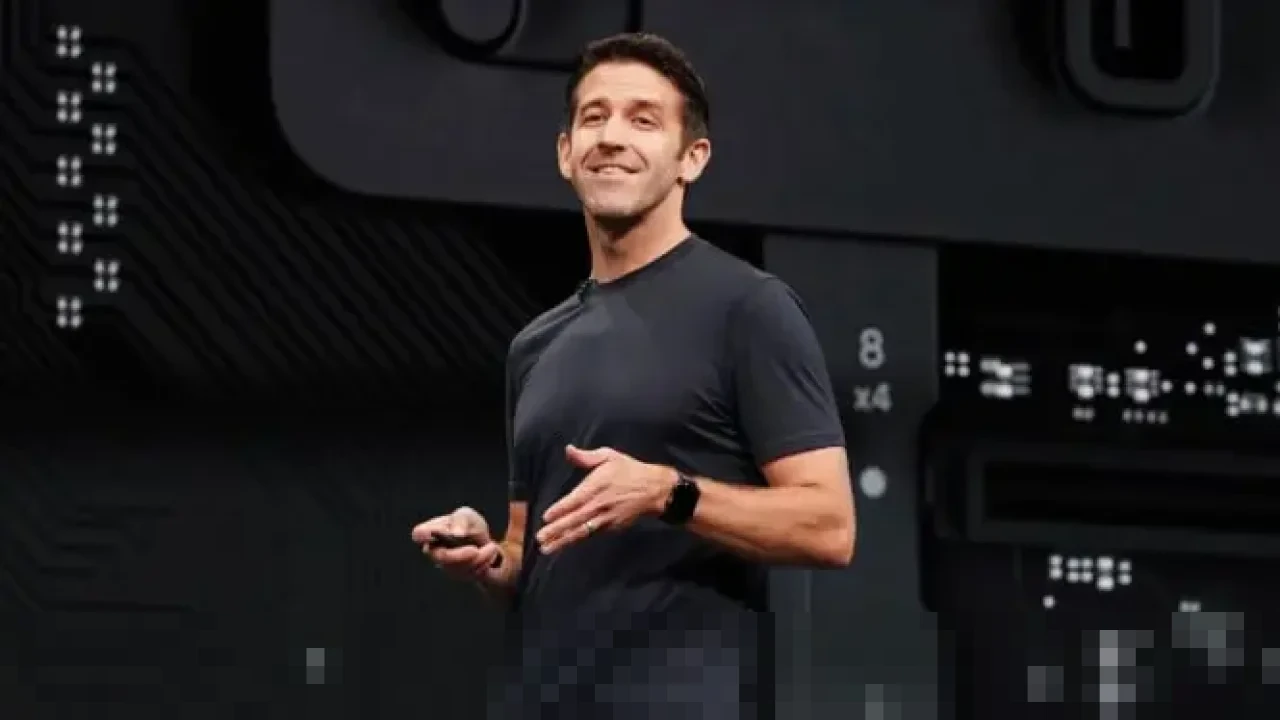 John Ternus Melesat Jadi Kandidat Terdepan CEO Apple, Gantikan Tim Cook yang Akan Kurangi Beban Kerja John Ternus Melesat Jadi Kandidat Terdepan CEO Apple, Gantikan Tim Cook yang Akan Kurangi Beban Kerja