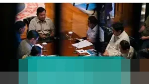 Kabinet Merah Putih Gelar Retreat di Hambalang, Menteri Trenggono Tiba dengan Sepeda Motor