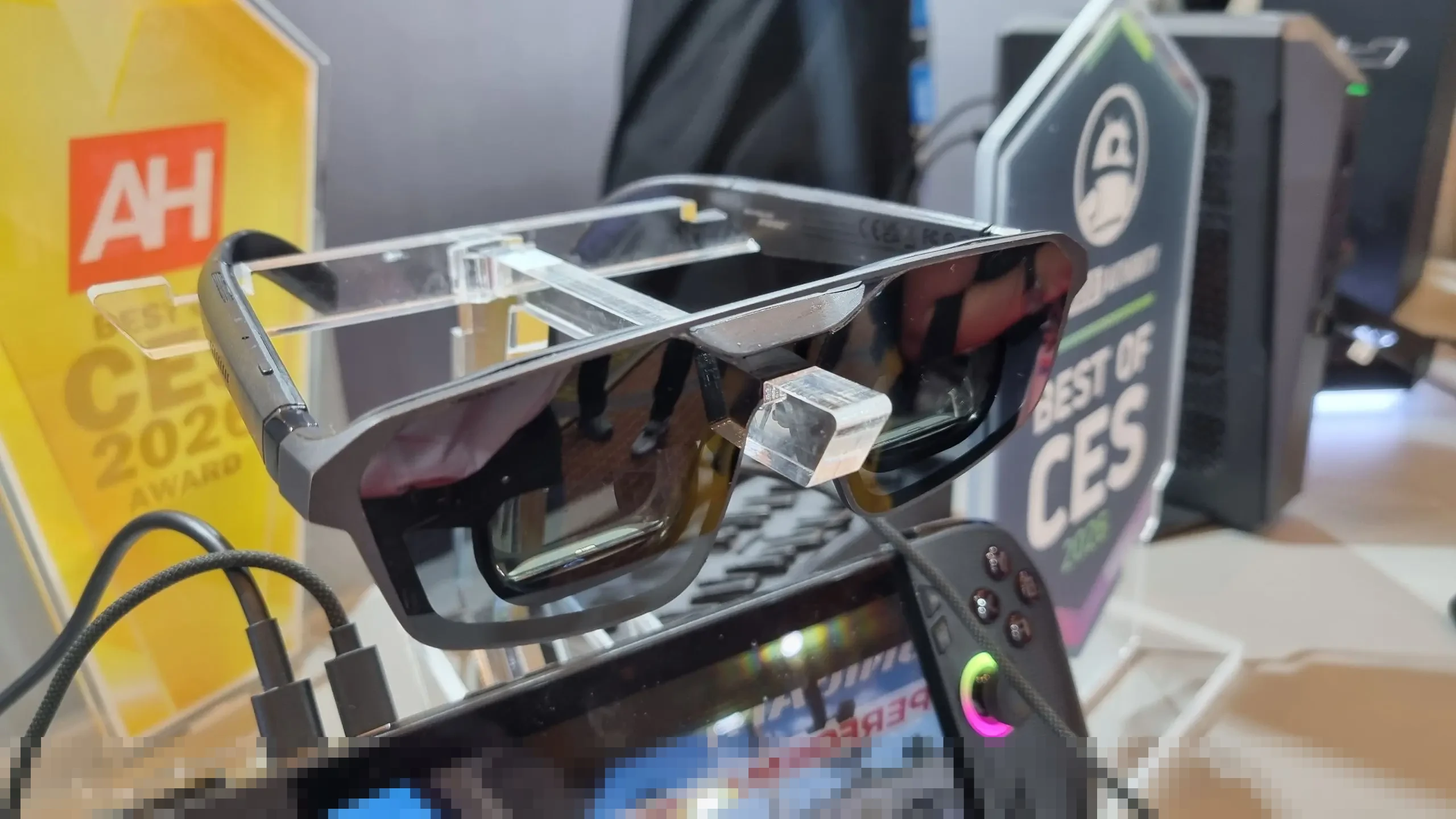 Kacamata Gaming AR Micro-OLED Asus ROG Xreal: Antara Inovasi Menjanjikan dan Pengalaman yang ‘Aneh’ di CES 2026 Kacamata Gaming AR Micro-OLED Asus ROG Xreal: Antara Inovasi Menjanjikan dan Pengalaman yang ‘Aneh’ di CES 2026