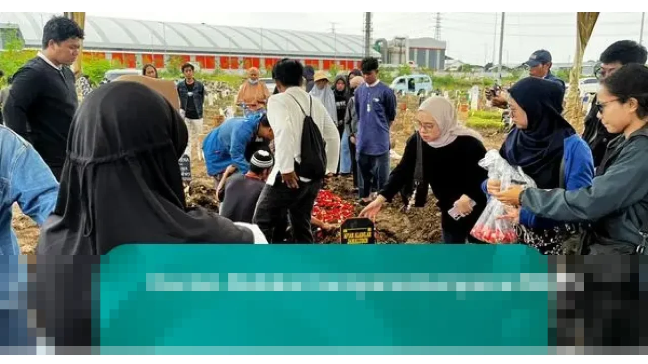 Kakak Korban Tewas di Warakas Kenang Siti Solihah: ‘Luwes Bergaul dan Murah Senyum’ Kakak Korban Tewas di Warakas Kenang Siti Solihah: ‘Luwes Bergaul dan Murah Senyum’