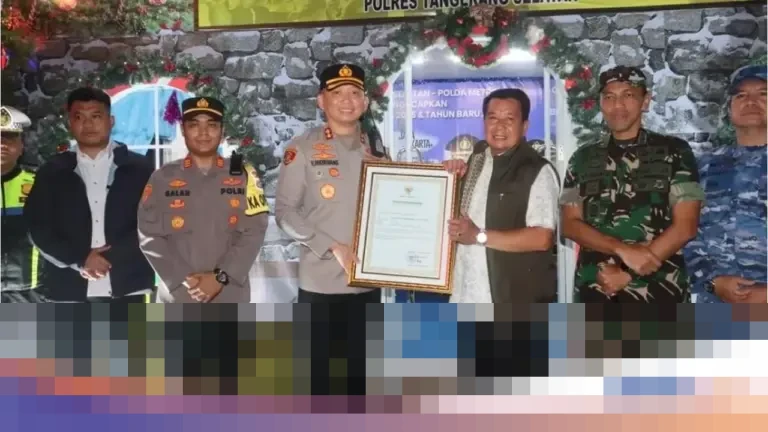 Kapolres Tangsel AKBP Victor Inkiriwang Raih 3 Penghargaan dari Bupati Tangerang atas Kinerja Unggul Kapolres Tangsel AKBP Victor Inkiriwang Raih 3 Penghargaan dari Bupati Tangerang atas Kinerja Unggul