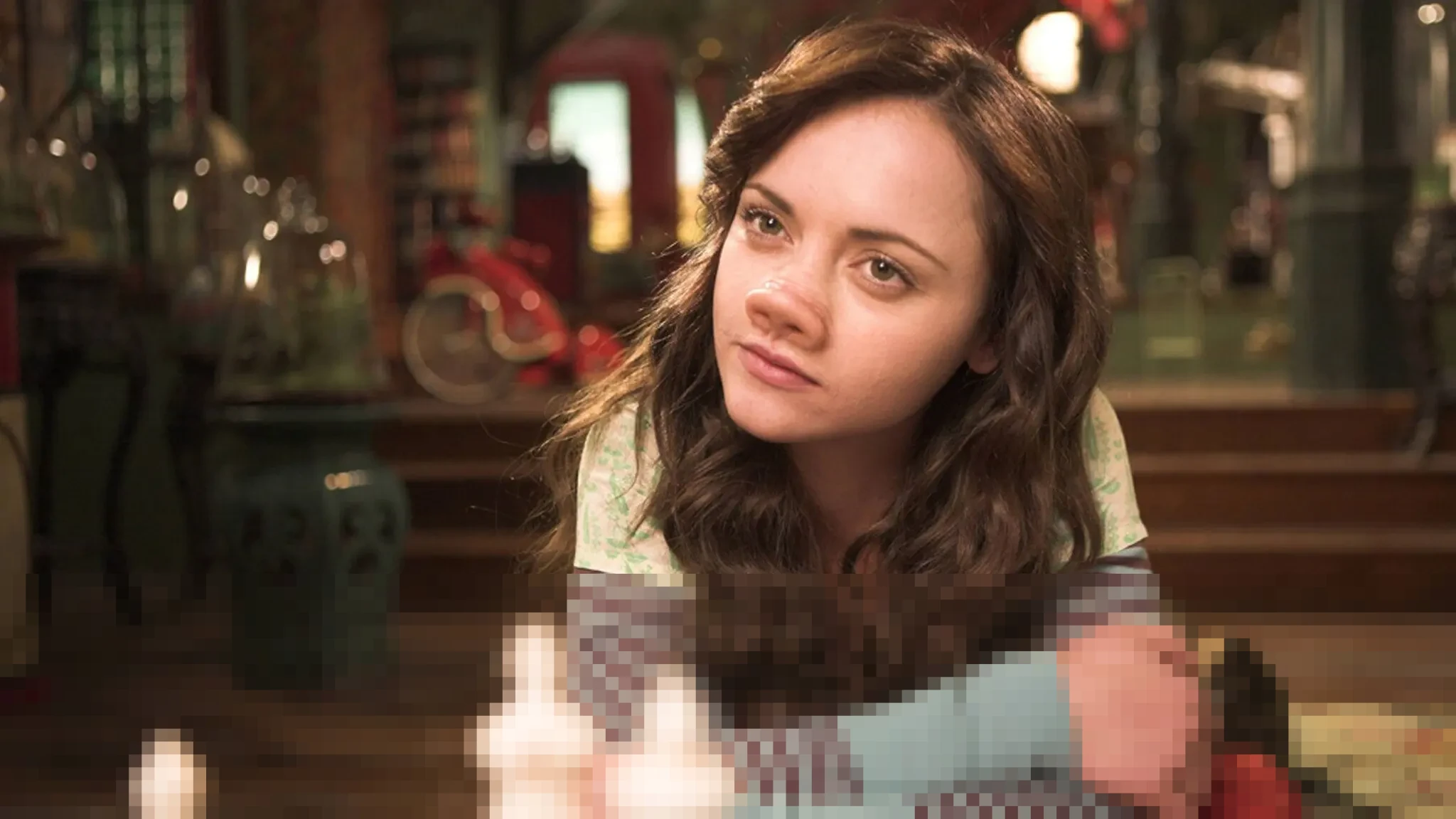 Kembali Ditemukan: ‘Penelope’, Kisah Fantasi Romantis Christina Ricci yang Mengajarkan Cinta Diri, Kini Gratis di Roku Channel Kembali Ditemukan: ‘Penelope’, Kisah Fantasi Romantis Christina Ricci yang Mengajarkan Cinta Diri, Kini Gratis di Roku Channel