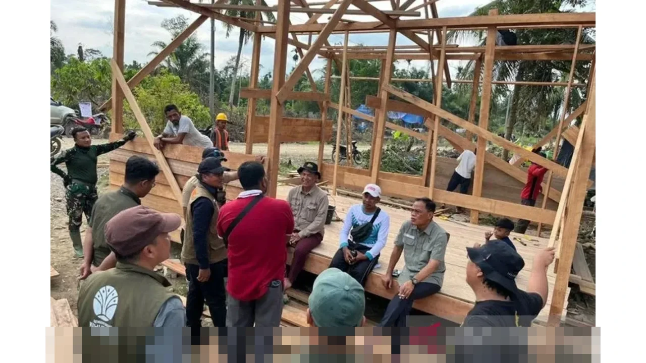 Kemenhut Pastikan Ratusan Batang Kayu Hanyutan Banjir Aceh-Sumut Dimanfaatkan untuk Warga