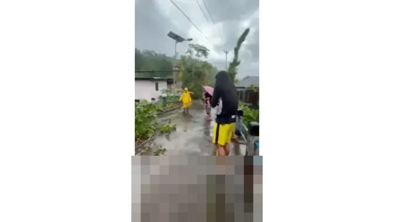 Kementerian PU Siagakan Alat Berat dan Personel Tangani Banjir Bandang di Pulau Siau, Sitaro, Sulawesi Utara Kementerian PU Siagakan Alat Berat dan Personel Tangani Banjir Bandang di Pulau Siau, Sitaro, Sulawesi Utara