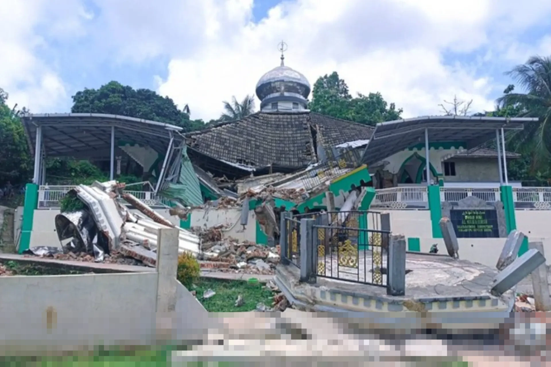 Kerusakan Parah Jalan Flyover Pesing Jakarta Barat Picu Insiden Ban Pecah dan Truk Terbalik, Warga Resah