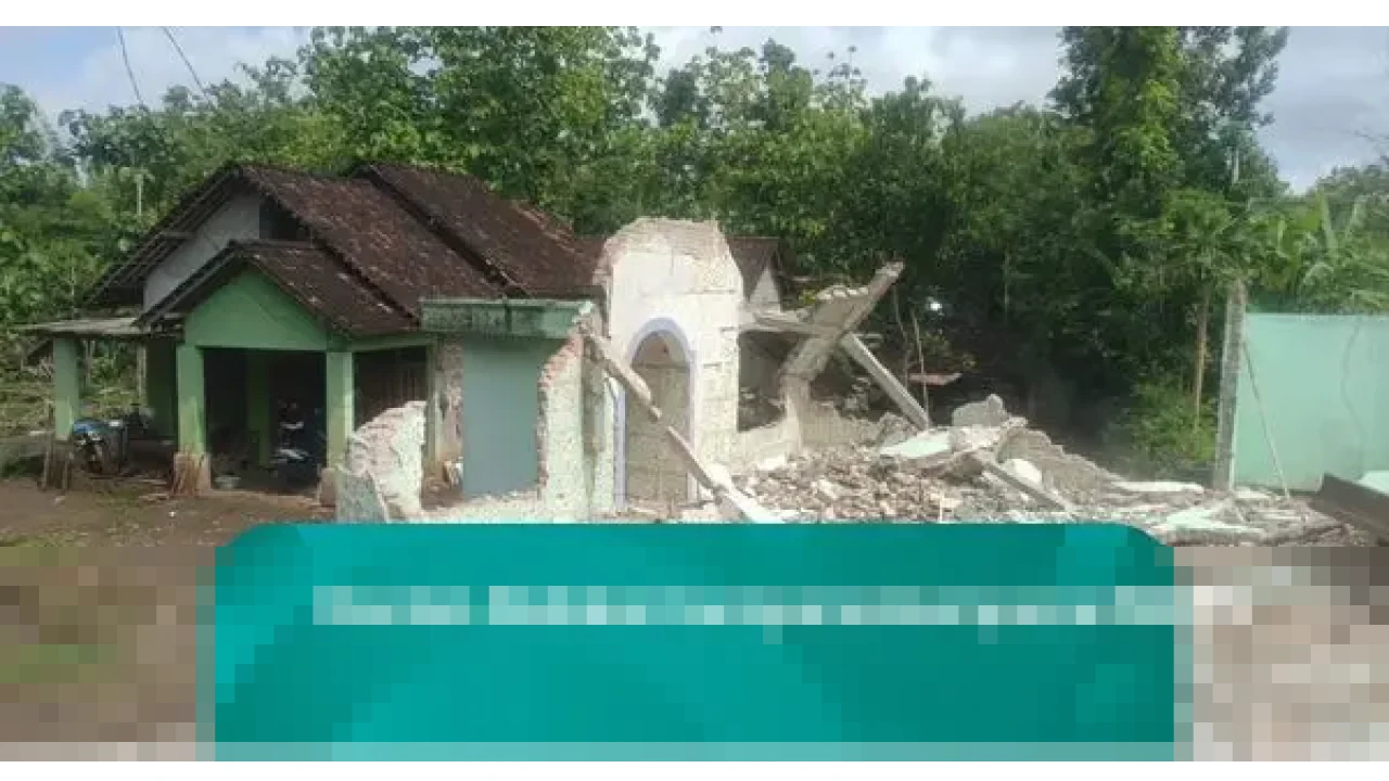 Kisah Pilu Warga Gunungkidul: Masjid Dibongkar, Donatur Misterius Raib, Pembangunan Terhenti Kisah Pilu Warga Gunungkidul: Masjid Dibongkar, Donatur Misterius Raib, Pembangunan Terhenti