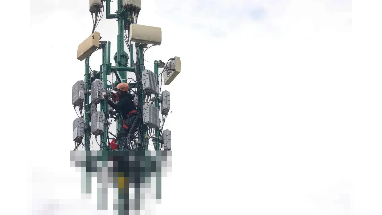 Komdigi Pacu Kecepatan Internet: Target 60 Mbps Seluler dan 45 Mbps Fixed Broadband di 2026