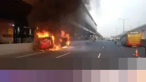 Kompol Sandy: “Tidak Ada Korban Jiwa dalam Insiden Bus Terbakar di Tol Japek Akibat Korsleting Sound System”