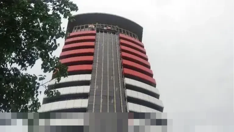 KPK Tetapkan Kepala KPP Madya Jakarta Utara dan Empat Lainnya Tersangka Suap Pajak Rp 4 Miliar KPK Tetapkan Kepala KPP Madya Jakarta Utara dan Empat Lainnya Tersangka Suap Pajak Rp 4 Miliar