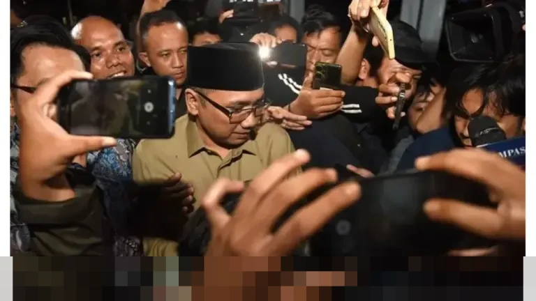 KPK Tetapkan Mantan Menag Yaqut Cholil Qoumas Tersangka Korupsi Kuota Haji; Ketum PBNU Tegaskan Tak Intervensi Proses Hukum KPK Tetapkan Mantan Menag Yaqut Cholil Qoumas Tersangka Korupsi Kuota Haji; Ketum PBNU Tegaskan Tak Intervensi Proses Hukum