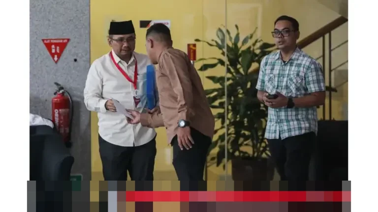 KPK Ungkap Penahanan Eks Menag Yaqut Cholil Qoumas dan Gus Alex Akan Dilakukan KPK Ungkap Penahanan Eks Menag Yaqut Cholil Qoumas dan Gus Alex Akan Dilakukan
