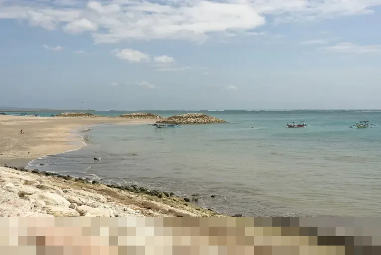 Kuta Bali di Persimpangan: Dari Ikon Pariwisata Dunia Menuju Krisis Ruang dan Lingkungan