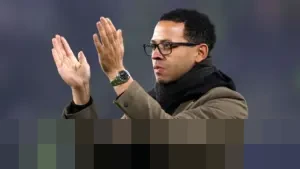 Liam Rosenior Tanggapi Spekulasi Pengganti Enzo Maresca di Chelsea: “Anda Tidak Pernah Tahu”