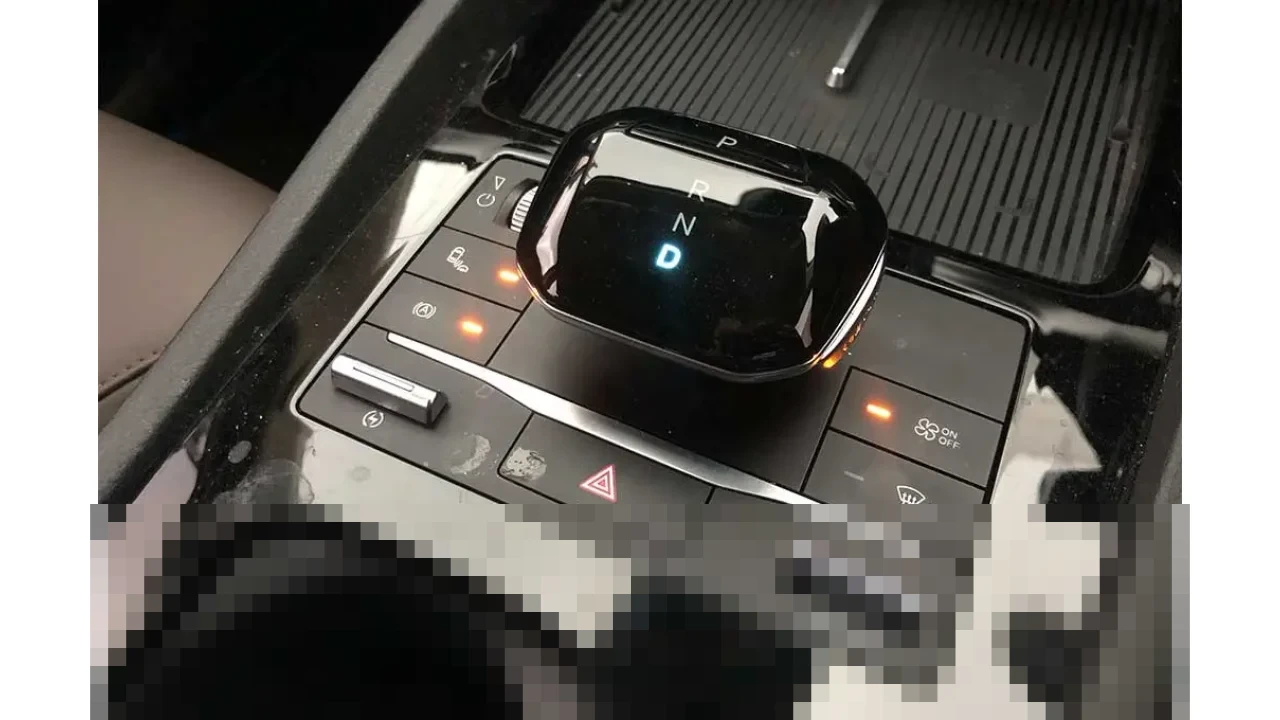 Liburan Awal Tahun 2026 dengan Mobil Listrik? Simak Strategi Aman Jauh dari SPKLU Liburan Awal Tahun 2026 dengan Mobil Listrik? Simak Strategi Aman Jauh dari SPKLU