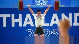 Lifter Rizki Juniansyah Resmi Jadi Kapten TNI AL Usai Pecahkan Rekor Dunia di SEA Games 2025