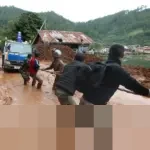 Longsor Susulan Terjang Lintas Takengon-Bintang Aceh Tengah, Warga Bantu Evakuasi Kendaraan