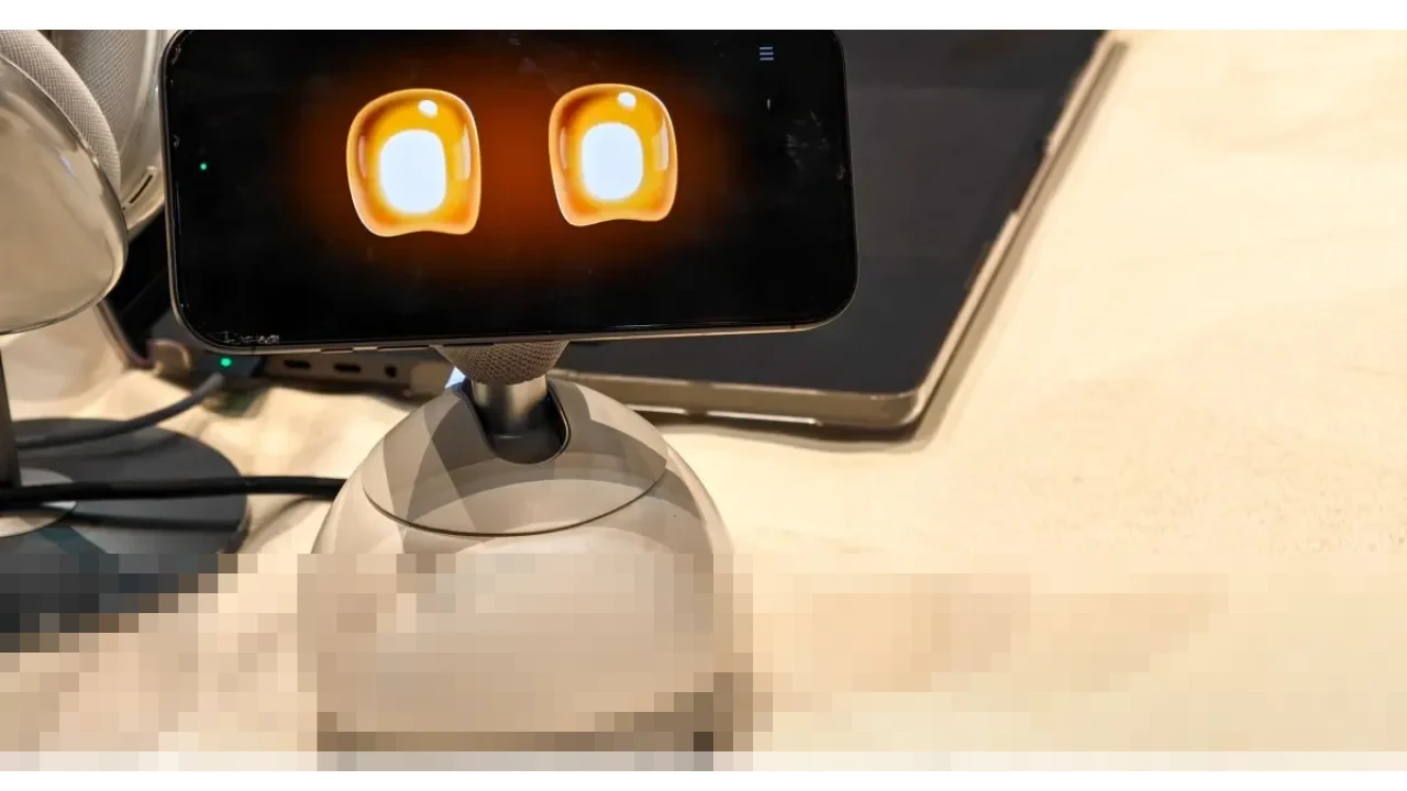 Loona DeskMate Perkenalkan Charger Desktop Revolusioner, Ubah iPhone Jadi Asisten AI Robotik di CES 2026 Loona DeskMate Perkenalkan Charger Desktop Revolusioner, Ubah iPhone Jadi Asisten AI Robotik di CES 2026