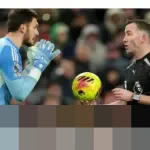 Lucas Perri Gemilang di Anfield, Gagalkan Kemenangan Liverpool dan Amankan Poin Penting untuk Leeds