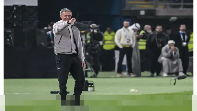 Luis Enrique Sanjung Mentalitas Baja PSG Usai Pertahankan Trophee des Champions dari Marseille