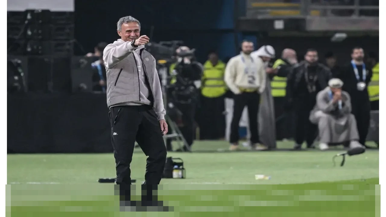 Luis Enrique Sanjung Mentalitas Baja PSG Usai Pertahankan Trophee des Champions dari Marseille