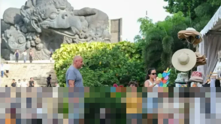 Maliq & D’Essentials Pimpin Perayaan Tahun Baru di GWK Bali, Laser Show Gantikan Pesta Kembang Api