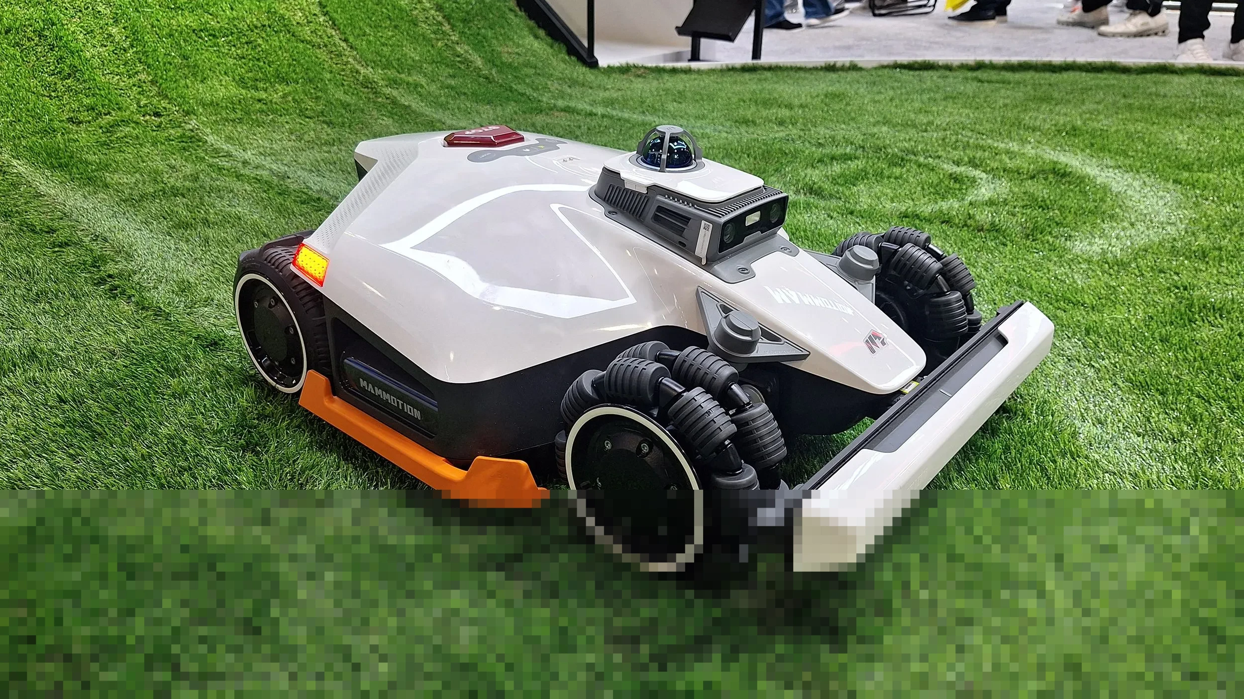 Mammotion Hadirkan LUBA 3 AWD, Robot Pemotong Rumput Flagship dengan Navigasi 3D Presisi Tinggi di CES 2026