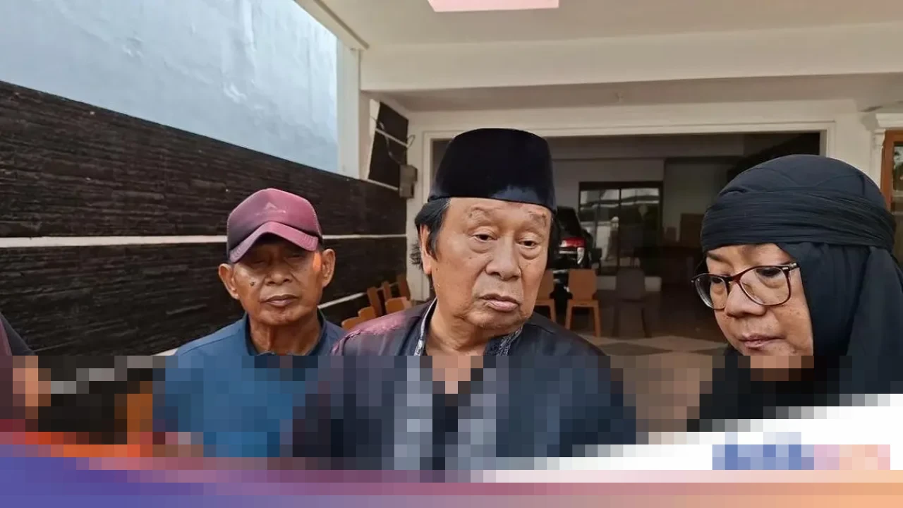 Mansyur S Ungkap Duka Mendalam atas Kepergian Istri Tercinta Rosyida Setelah 56 Tahun Bersama Mansyur S Ungkap Duka Mendalam atas Kepergian Istri Tercinta Rosyida Setelah 56 Tahun Bersama