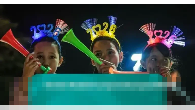 Masyarakat Indonesia Rayakan Pergantian Tahun 2026 dengan Pesta Kembang Api dan Doa Bersama