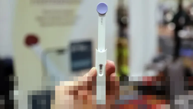 Mencoba Eli’s Hormometer di CES 2026: Mengukur Kadar Hormon di Rumah Hanya dengan iPhone