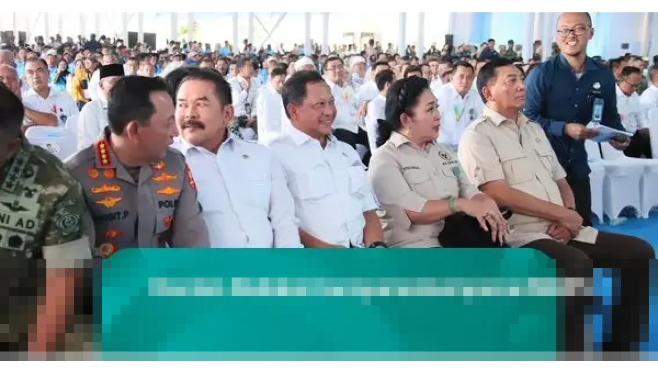 Mendagri Tito Karnavian Hadiri Panen Raya Karawang, Tekankan Swasembada Pangan Fondasi Ketahanan Nasional