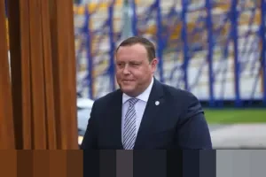 Mendagri Tito Karnavian: Lumpur Sisa Bencana Jadi Tanggul, Kayu untuk Hunian Tetap