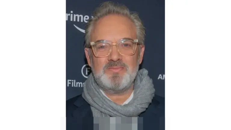 Mendes PDT Yandri Susanto Lepas Bus Esports Desa, Dorong Kreativitas Gamer di Pelosok