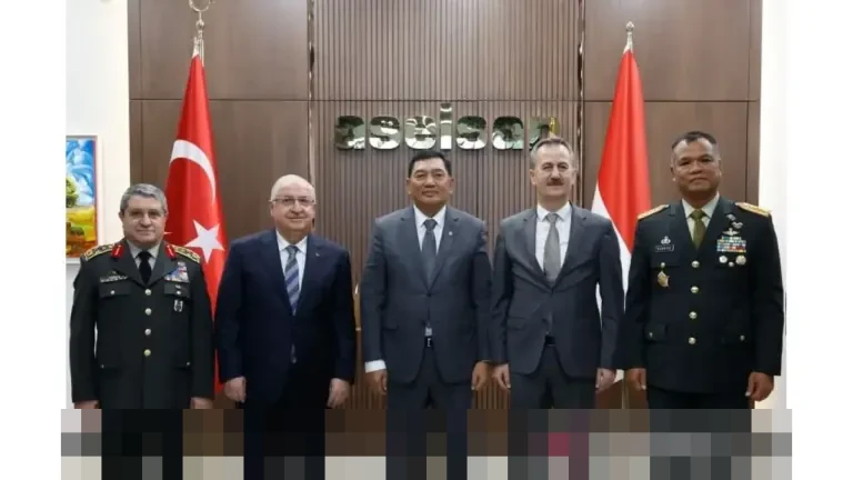 Menhan Sjafrie Sjamsoeddin Perkuat Kerja Sama Pertahanan Indonesia-Turki di Ankara Menhan Sjafrie Sjamsoeddin Perkuat Kerja Sama Pertahanan Indonesia-Turki di Ankara