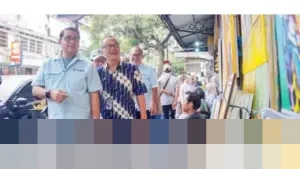 Menteri Ekonomi Kreatif Teuku Riefky Dorong Penguatan IP Lokal, Tinjau Kawasan Braga dan Pasar Cihapit Bandung