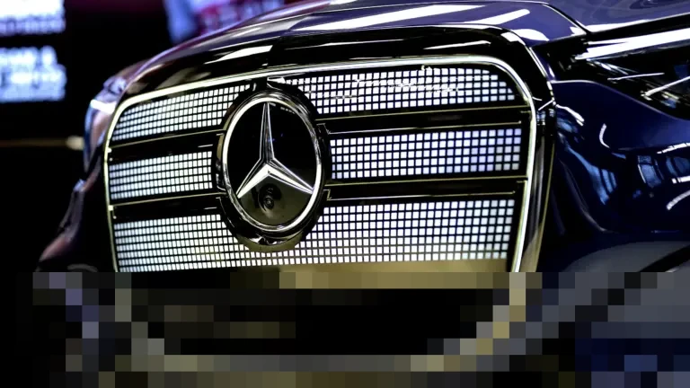 Mercedes-Benz Hentikan EQS, S-Class Listrik Baru Akan Mirip Model Konvensional Mercedes-Benz Hentikan EQS, S-Class Listrik Baru Akan Mirip Model Konvensional