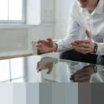 Moralitas Rendah dan Egoisme: Potret ‘Pengecut Sepanjang Zaman’ dalam Puisi Elisabet Sibuea