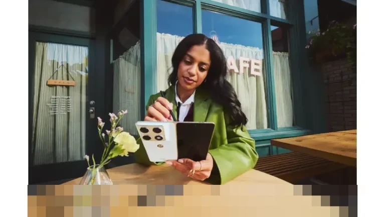 Motorola Perkenalkan Razr Fold, Ponsel Lipat Perdana dengan AI dan Layar 8,1 Inci di Lenovo Tech World 2026