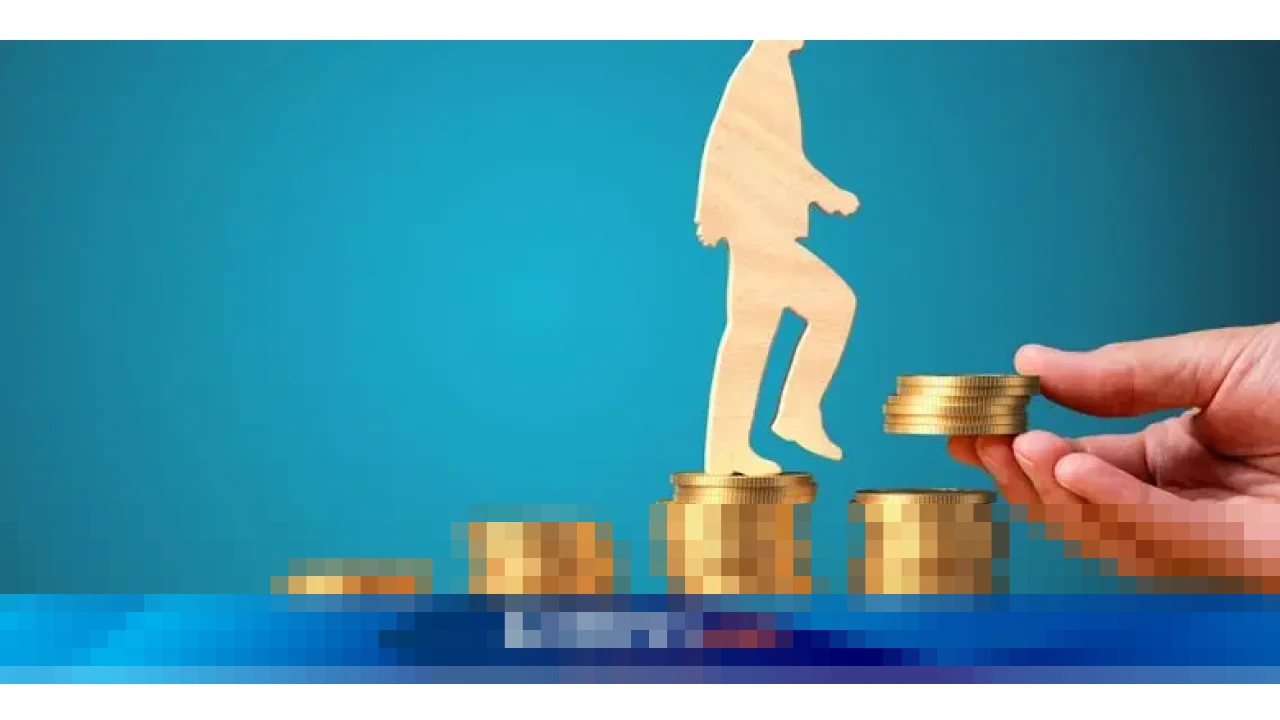 Myrdal Gunarto: Kenaikan Gaji di Atas Inflasi Tak Cukup Atasi Tekanan Ekonomi Akibat Pendapatan Rendah